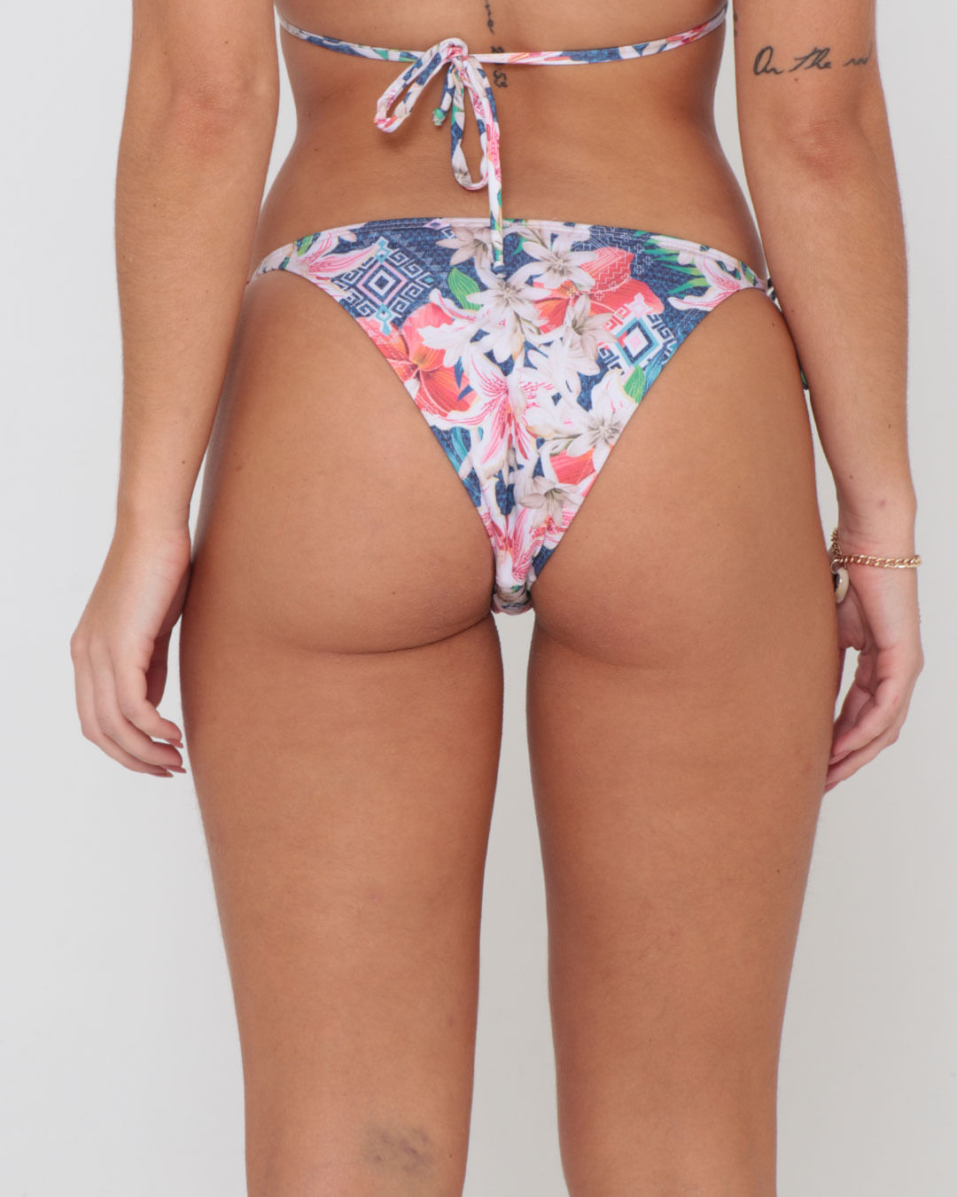 Cc-Amarra-Lateral-Est-Floral27196---Marinho-Floral