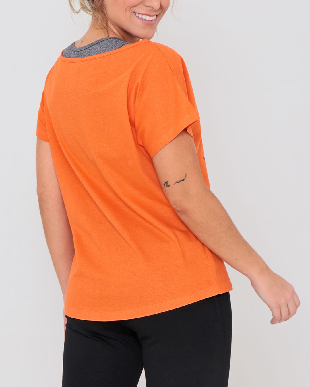 Blusa-Mc-Ombro-C-Give-Me-A--Break---Laranja-Claro