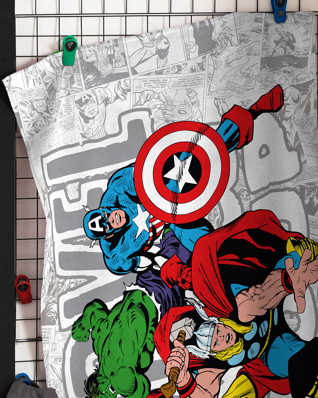 Toalha-Bh-Veludo-70x130-Marvel-Comics---Cinza-Claro