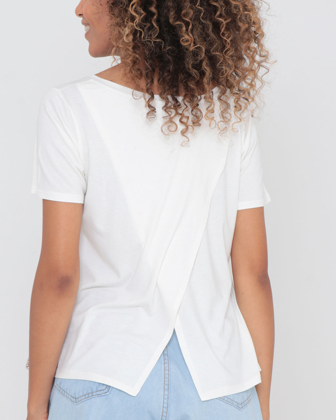 Blusa-Vt060-Estamp-C-Recort-Costas---Branco