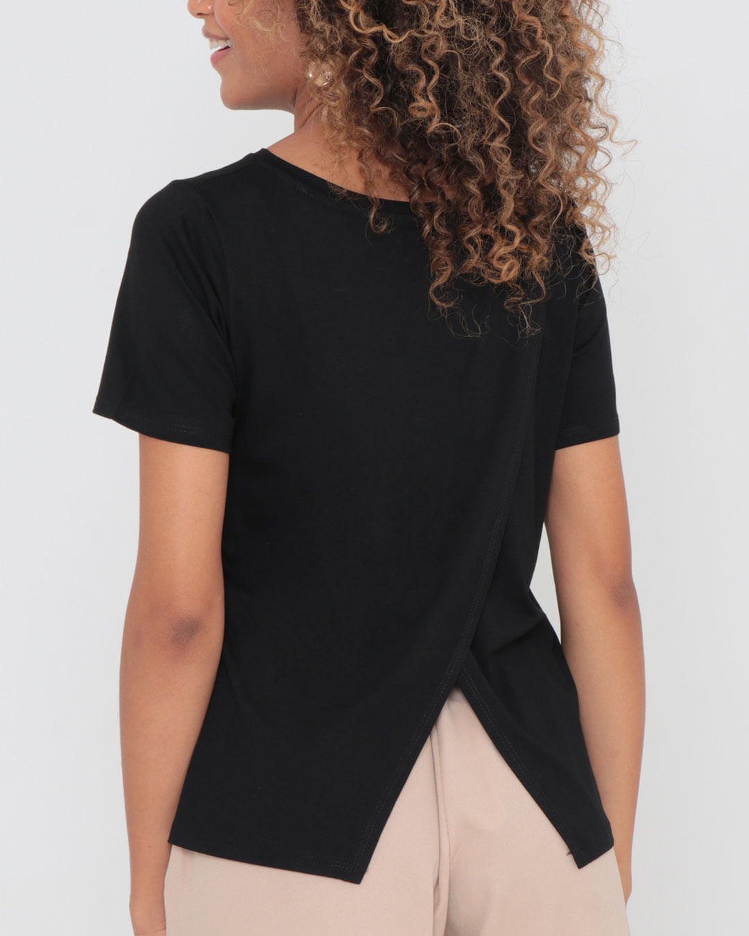 Blusa-Vt060-Estamp-C-Recort-Costas---Preto