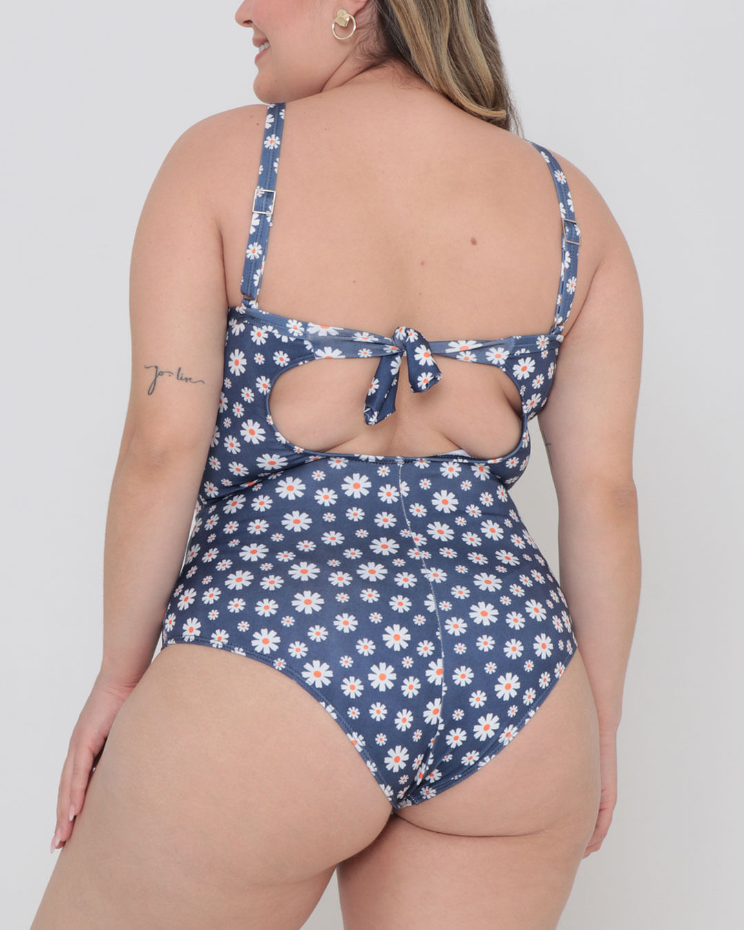 Maio-Tg-Est-Floral3659---Marinho-Floral