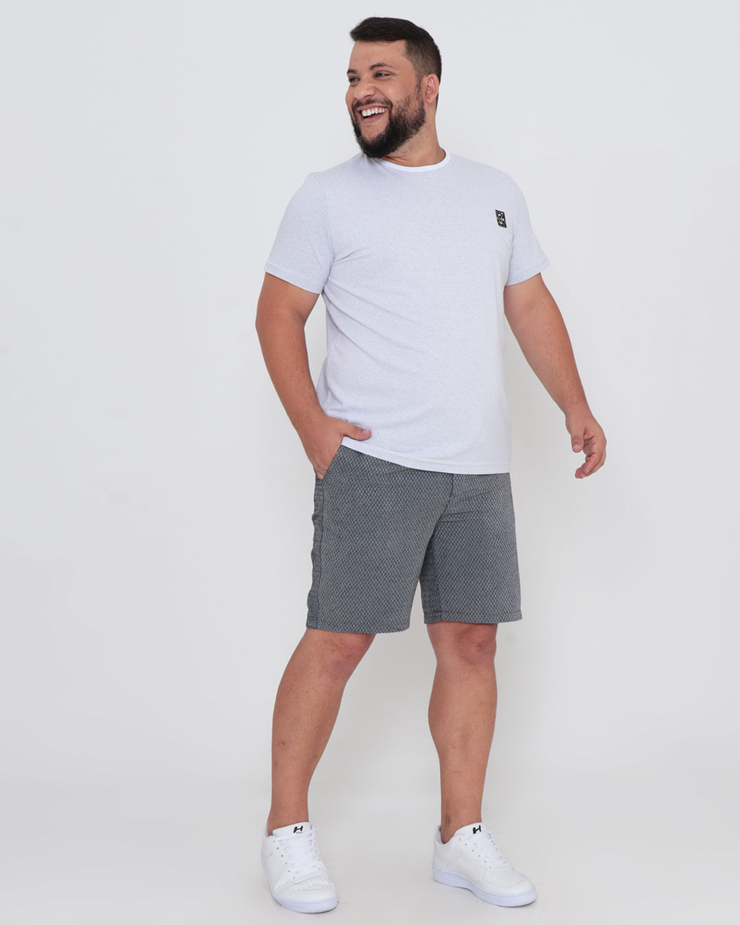 Camiseta-24760-Pontilhada-Branca-Plus---Branco