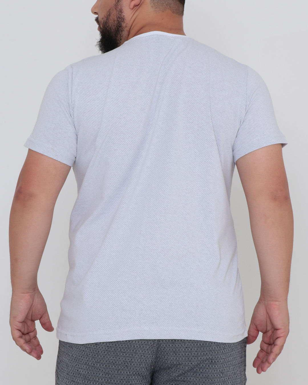 Camiseta-24760-Pontilhada-Branca-Plus---Branco