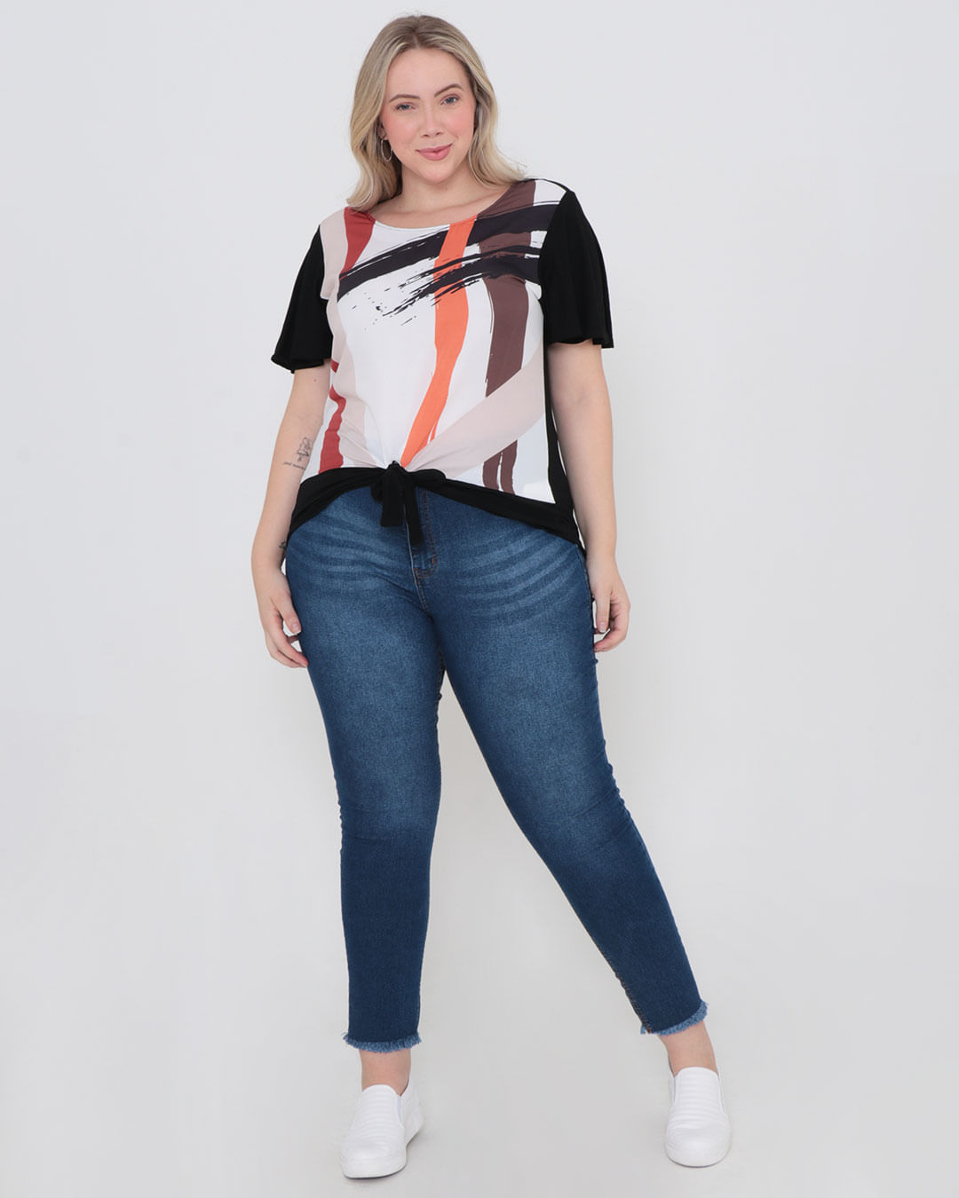 Blusa-232109-Estampa-Frontal-E-No---Preto
