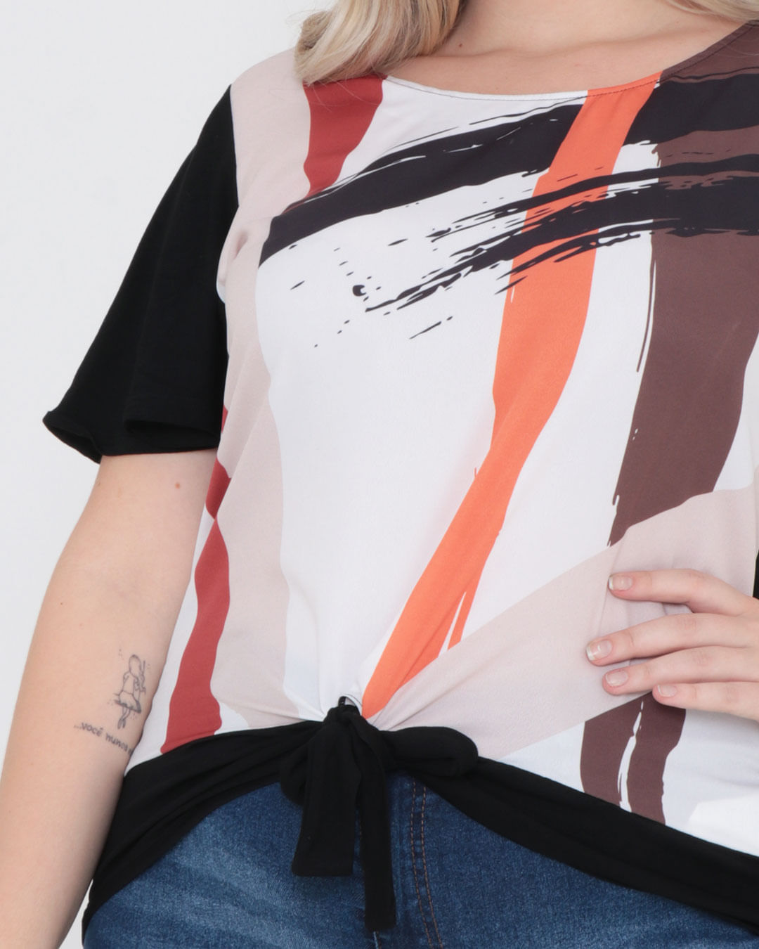 Blusa-232109-Estampa-Frontal-E-No---Preto