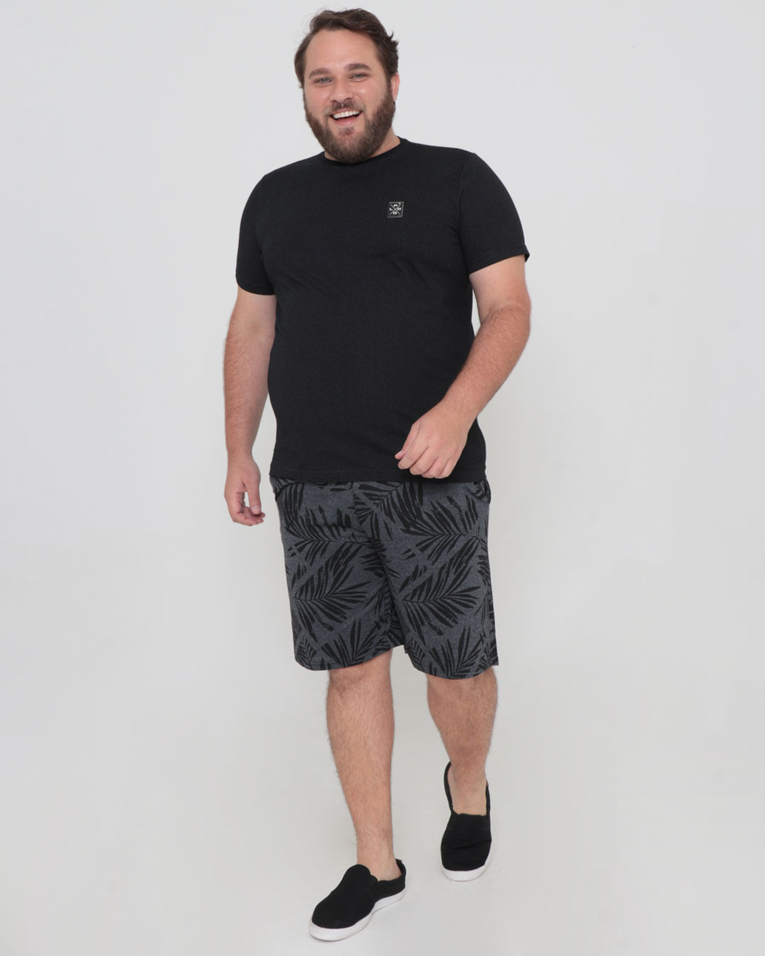 Camiseta-24760-Pontilhada-Preta-Plus---Preto
