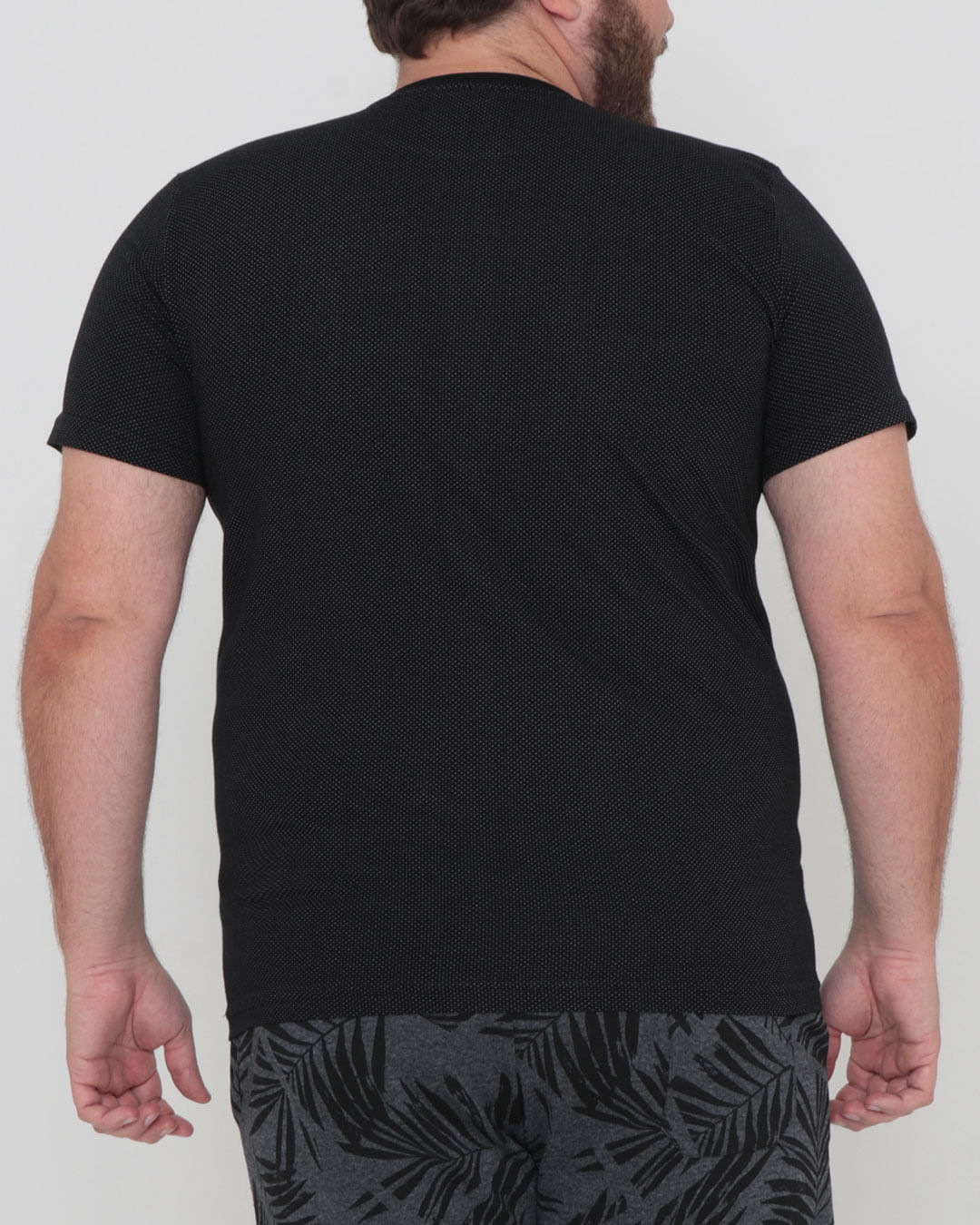 Camiseta-24760-Pontilhada-Preta-Plus---Preto