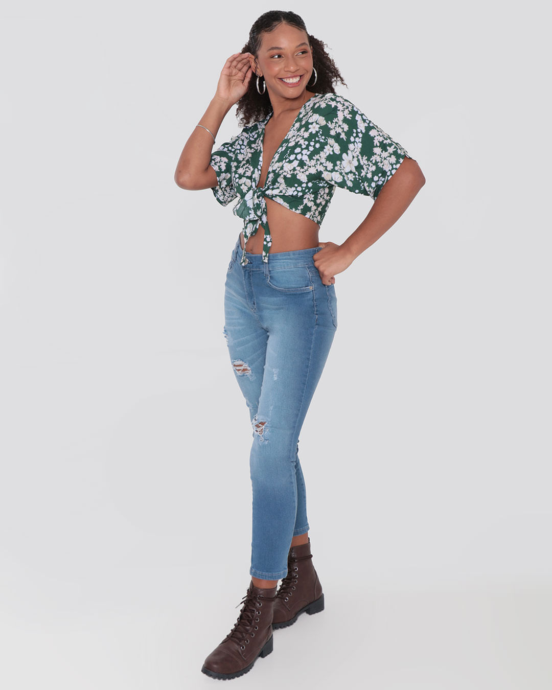 Top-8150re-Mc-Cropped-Plano-Estampado---Verde-Floral