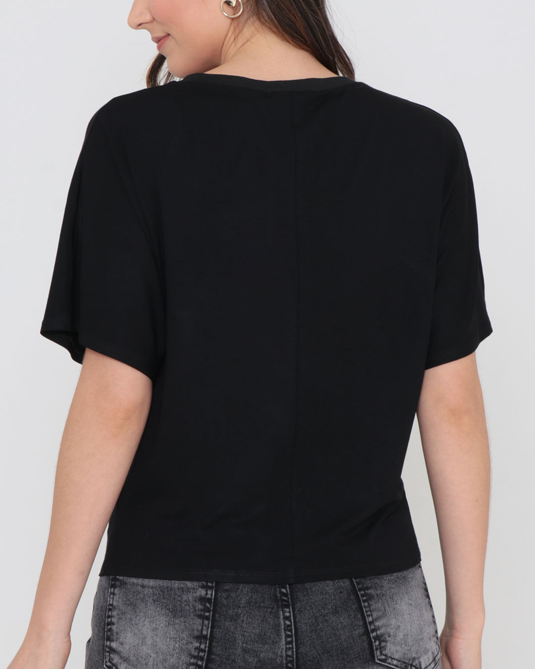 Blusa-Wt522--Gola-V-Retilinea---Preto