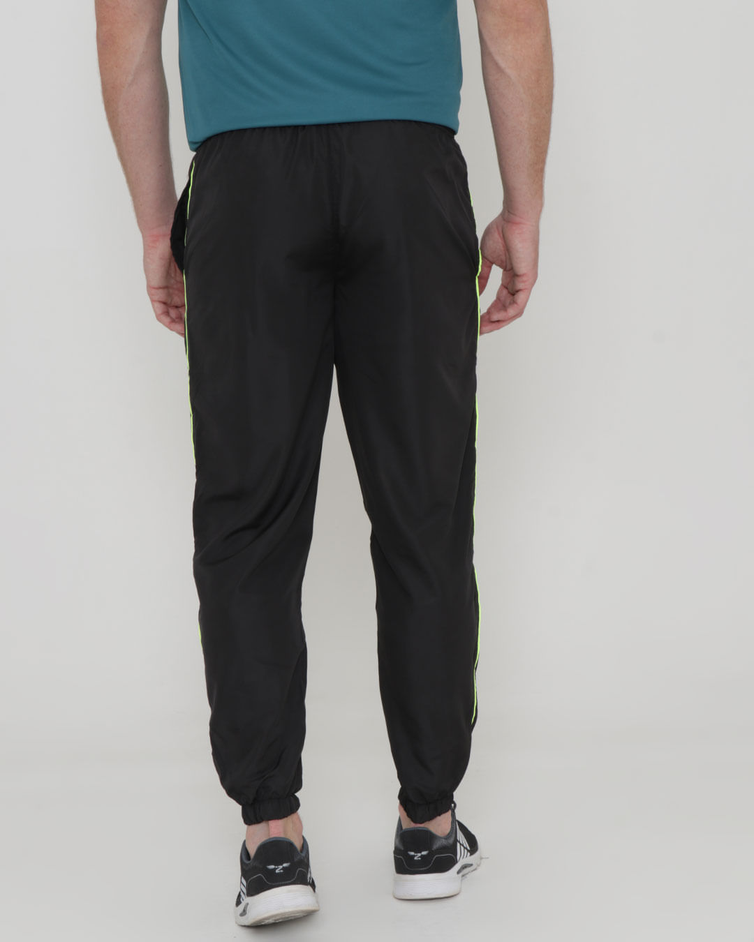 Calca-11888-Jogger-Com-Recortes---Preto