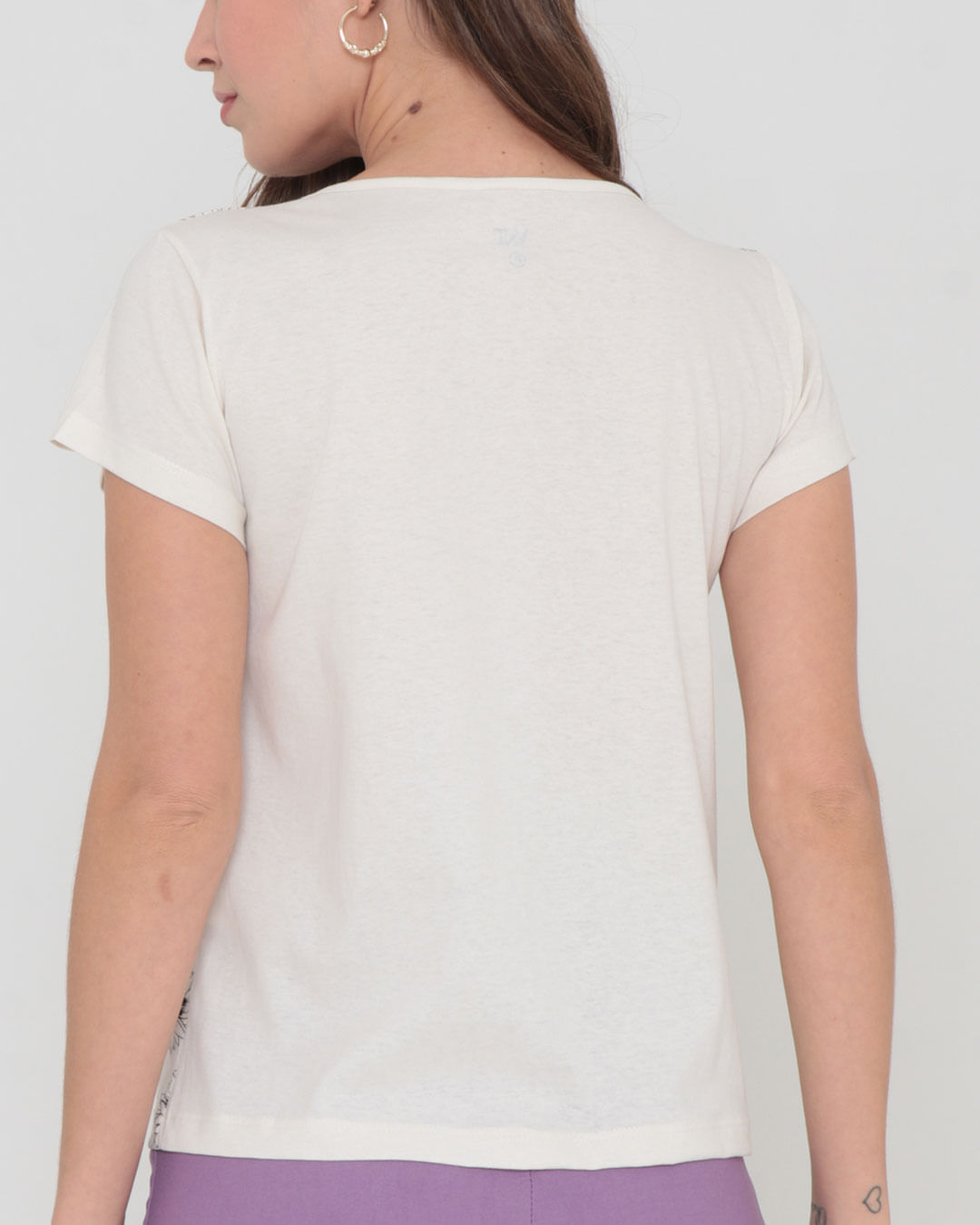 Camiseta-3341-Rot-Flores-Off-M7---Off-White-Floral