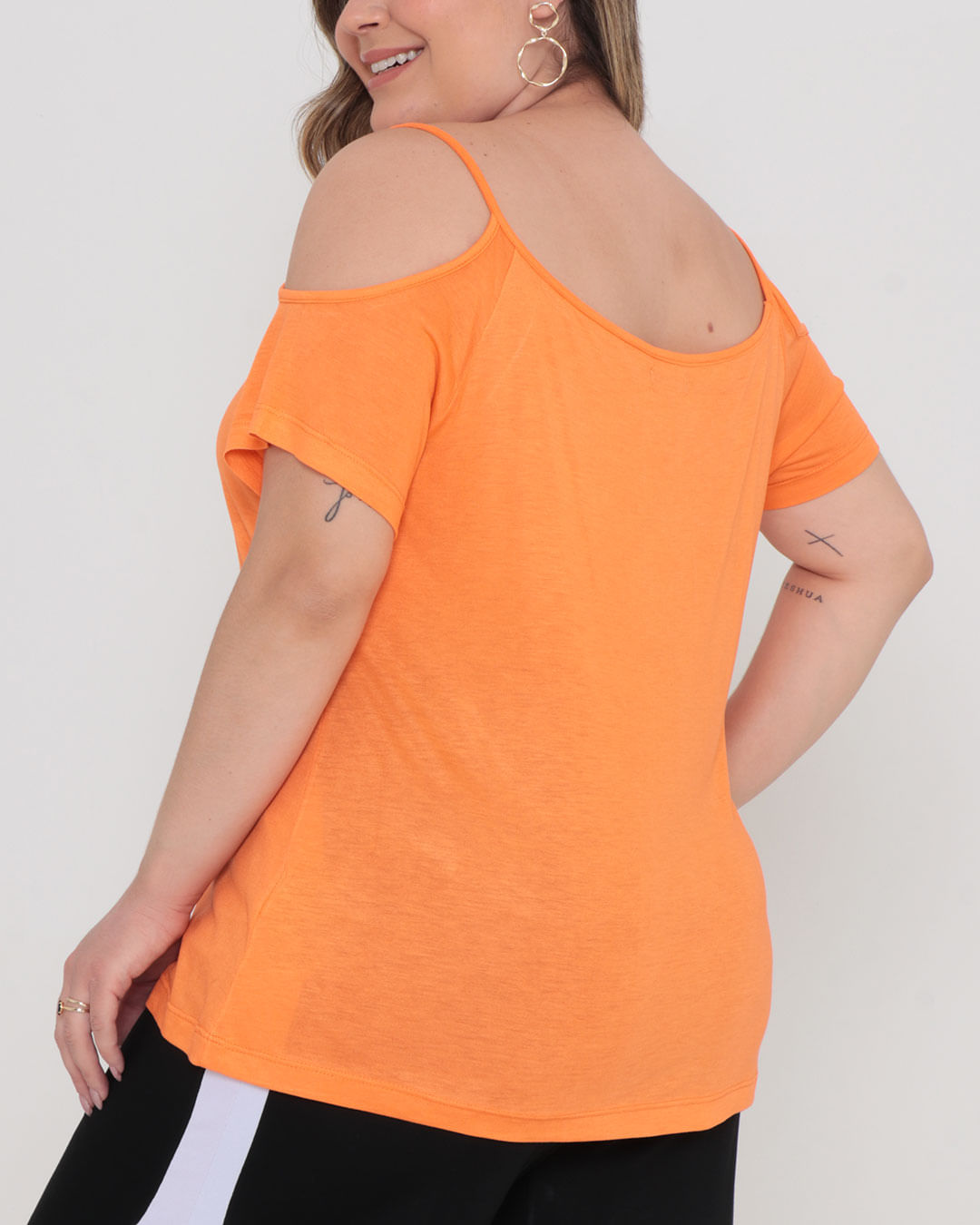 Blusa-22659-Ombro-Vazado-Plus---Laranja-Claro