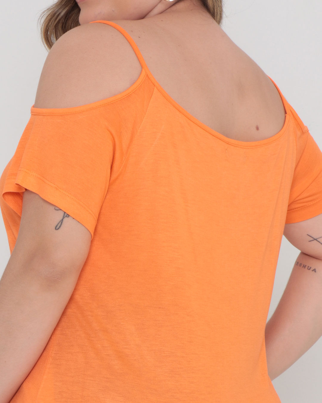 Blusa-22659-Ombro-Vazado-Plus---Laranja-Claro