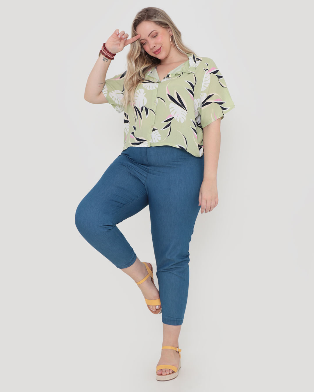 Tshirt-8064pe-Gola-Botao-Estamp---Verde-Floral