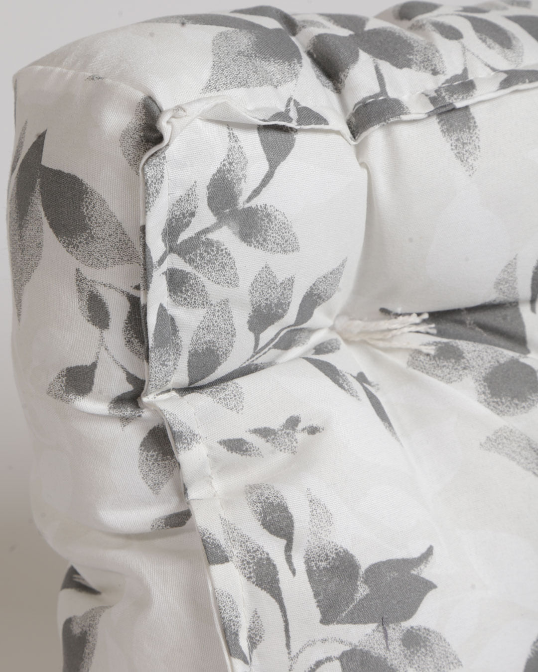 Almofada-Futton-Sort-40x40---Branco-Floral