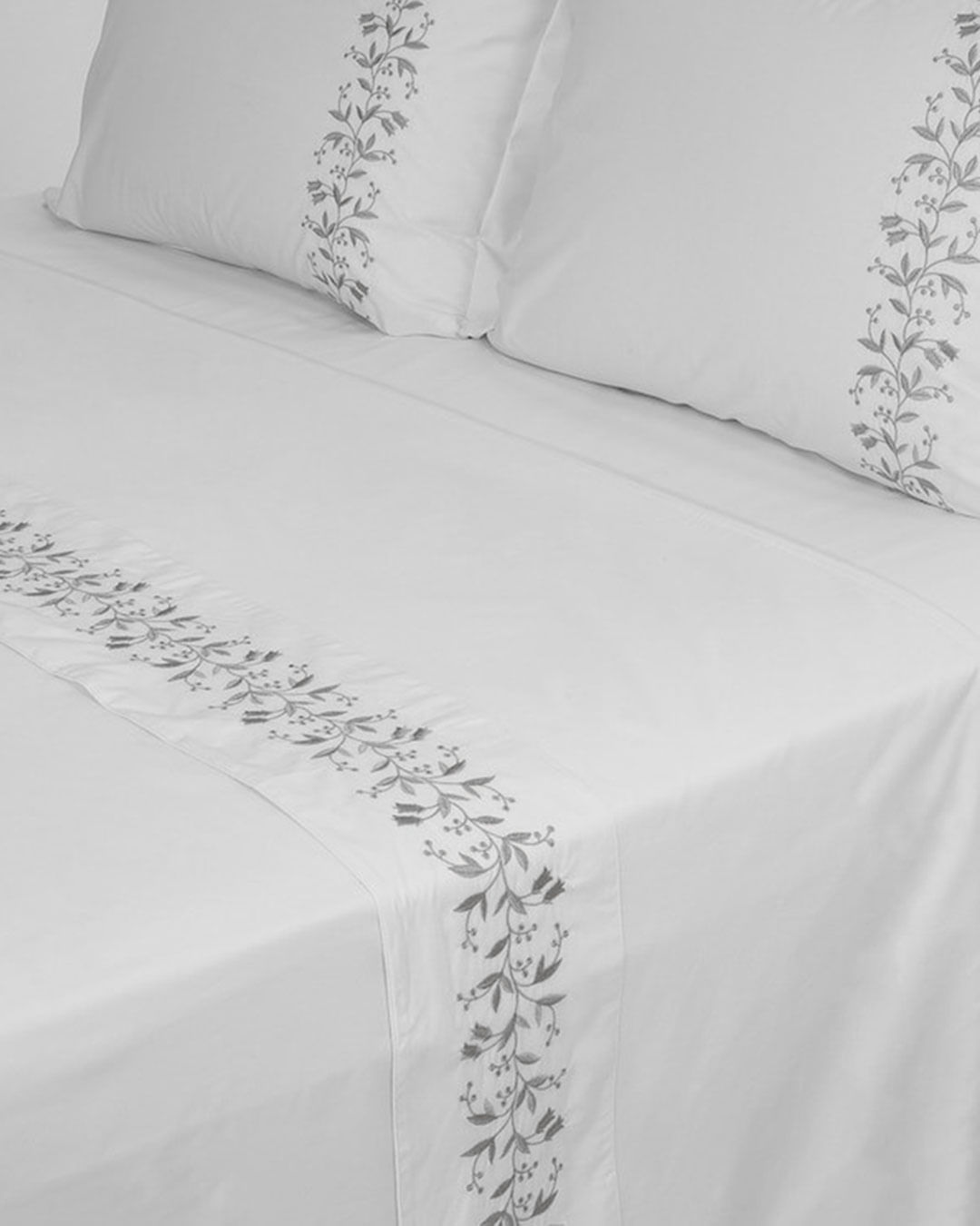 Jg-Cama-Queen-Giulia-Branco-C-Bordado-C---Branco-Outros