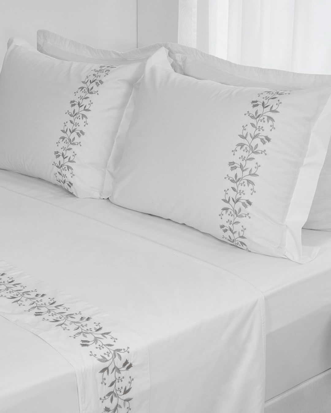 Jg-Cama-King-Size-Giulia-Branco-C-Borda---Branco-Outros