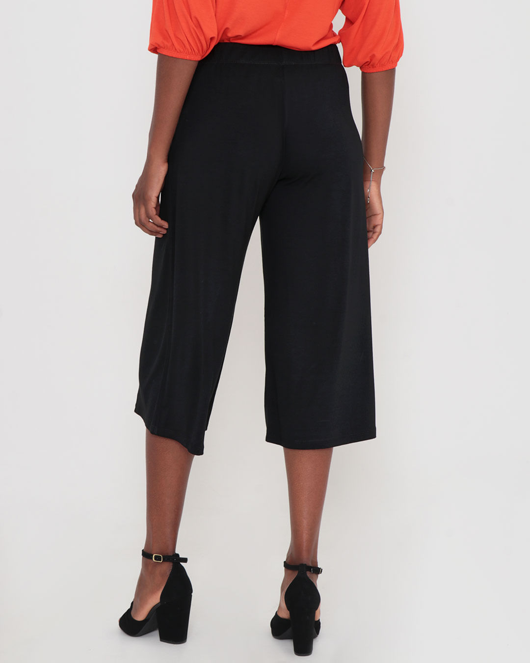 Calca-17794-Pantacourt-C-Bolso---Preto