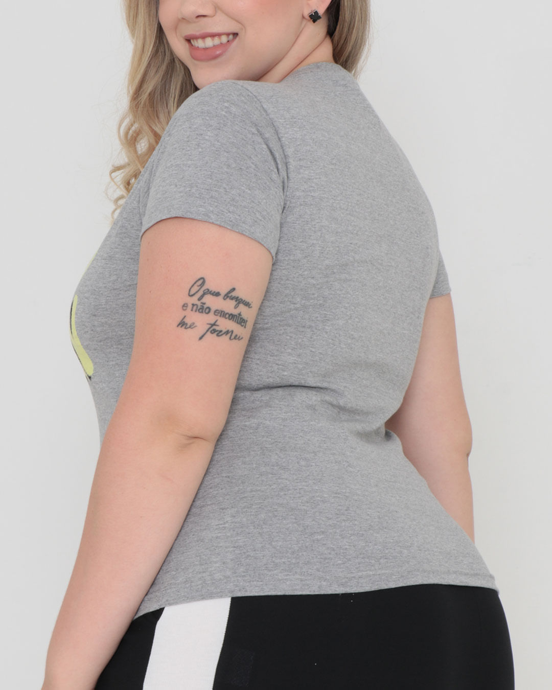 Tshirt-Bl-640-Limited---Cinza-Claro