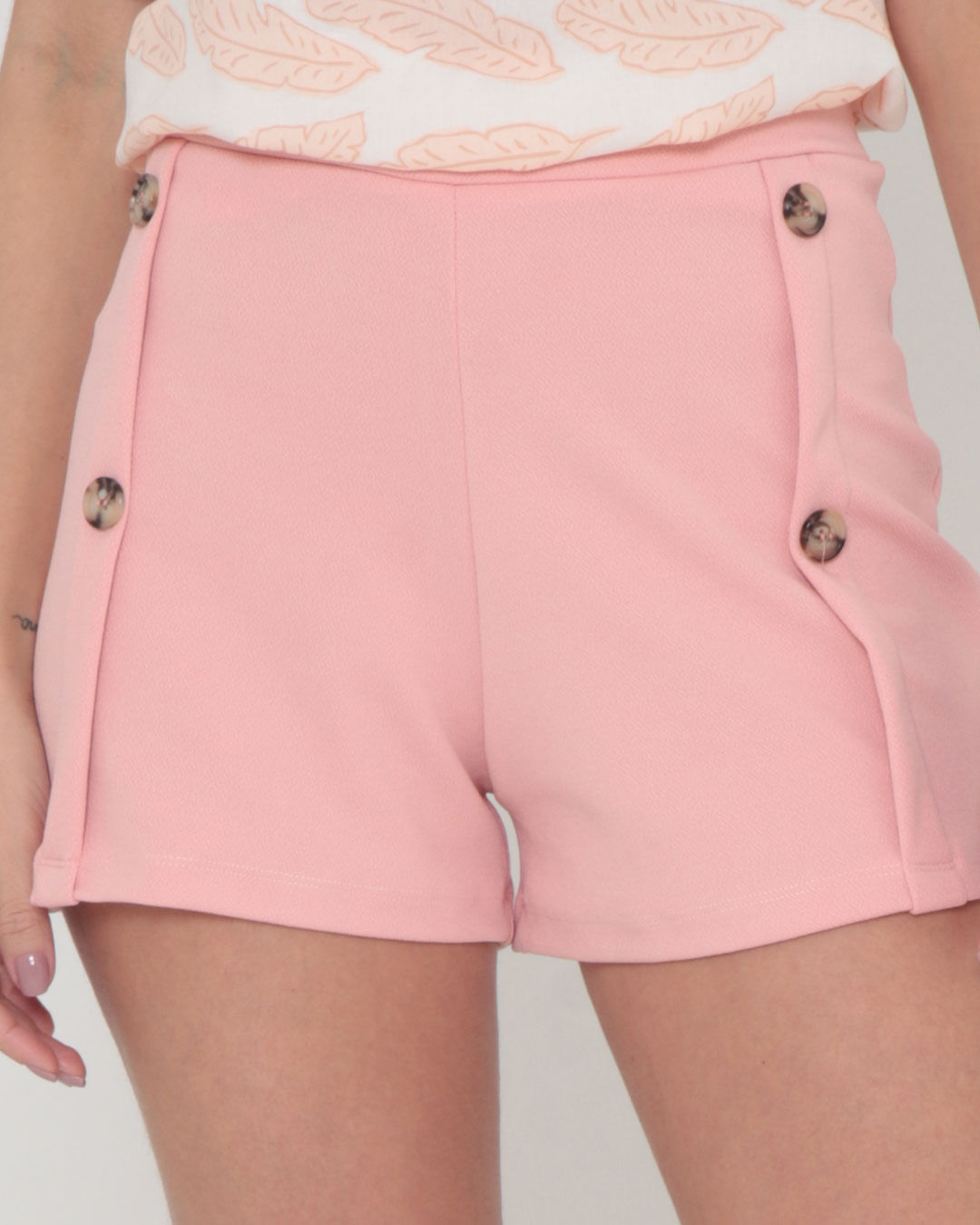 Short-3065-Crepe-C-Botoes---Rosa-Claro