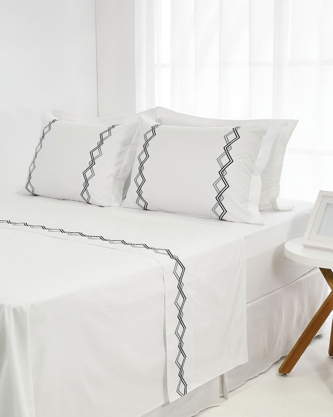 Jg-Cama-Queen-Enzo-Branco-C-Bordado-Pre---Branco