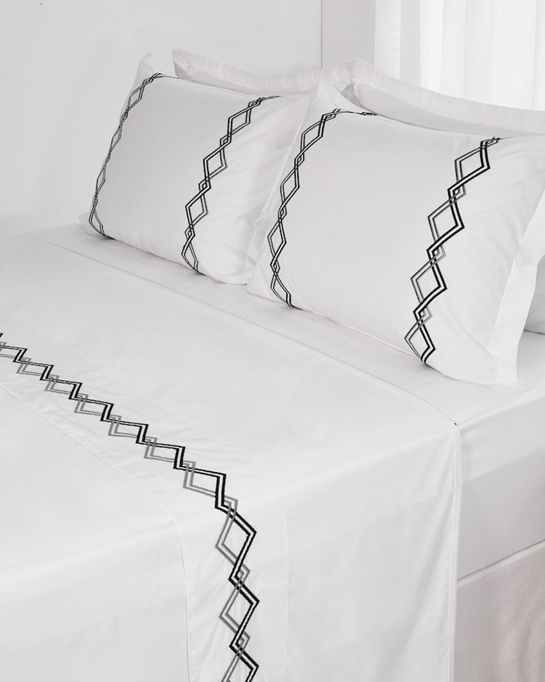 Jg-Cama-Queen-Enzo-Branco-C-Bordado-Pre---Branco