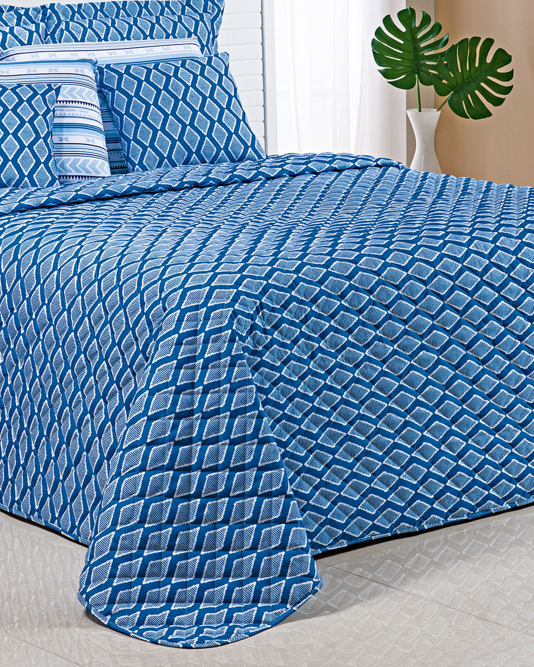 Colcha-Soft-Queen-Daniel-Azul--1-Pc---Azul-Medio