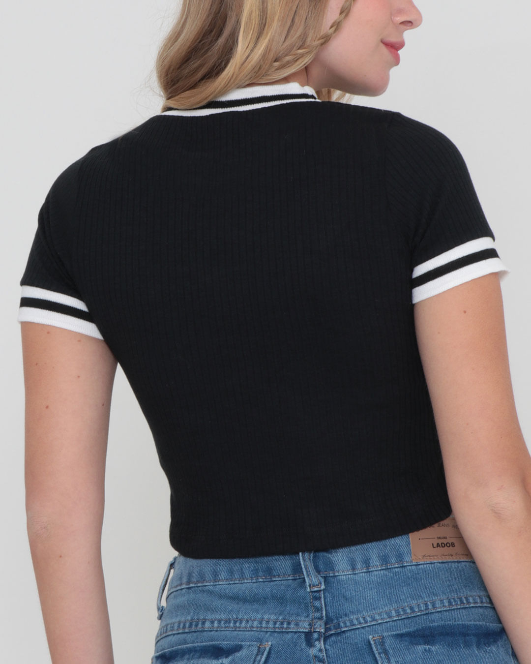 Blusa-Retilinea-Gola-Punhos-22049---Preto