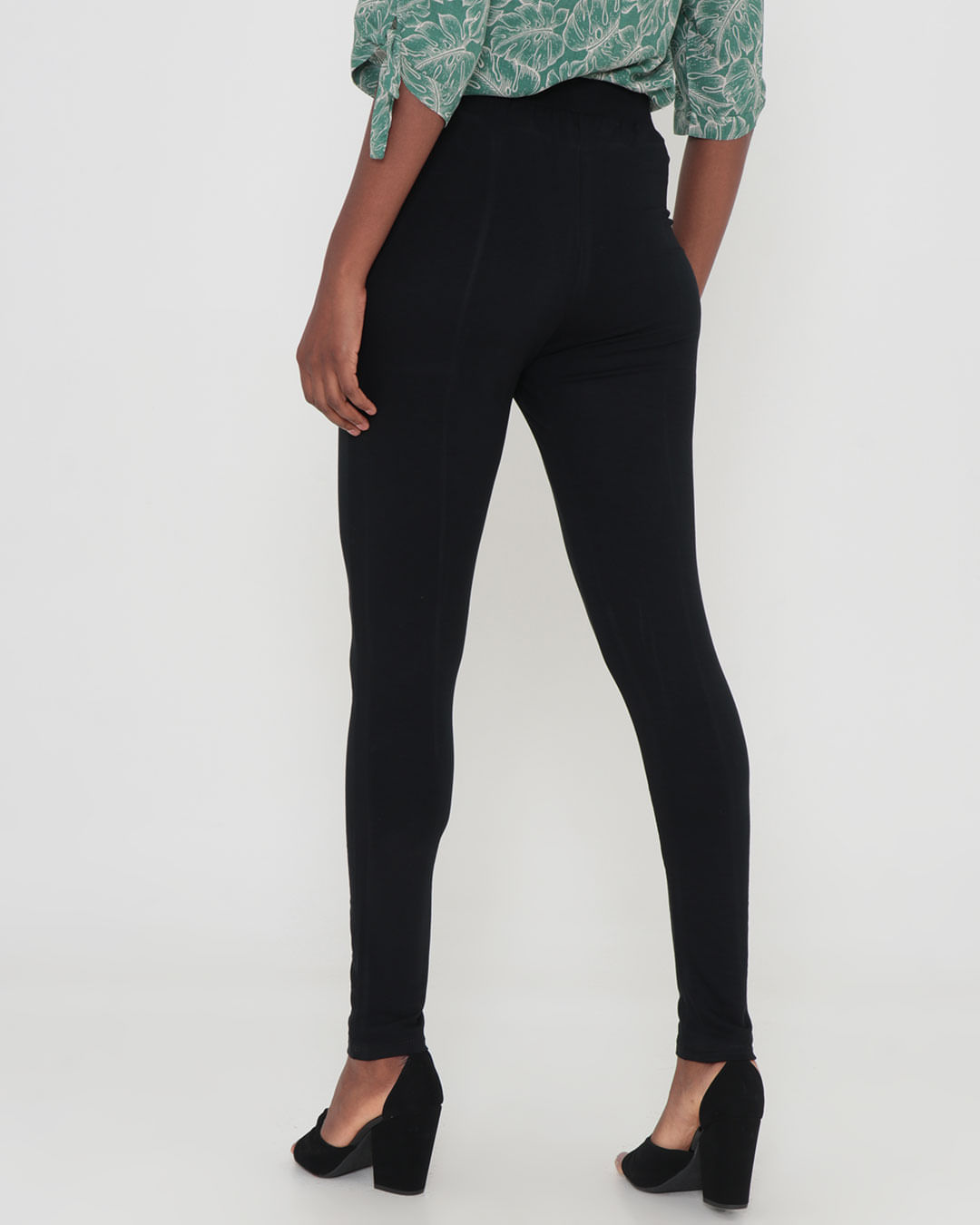 Calca-2115-Malha-C-Bolso-Frontal---Preto