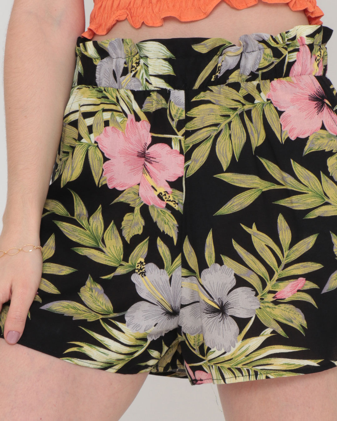 Short-9578-Estampado-C-Bolso---Preto-Floral