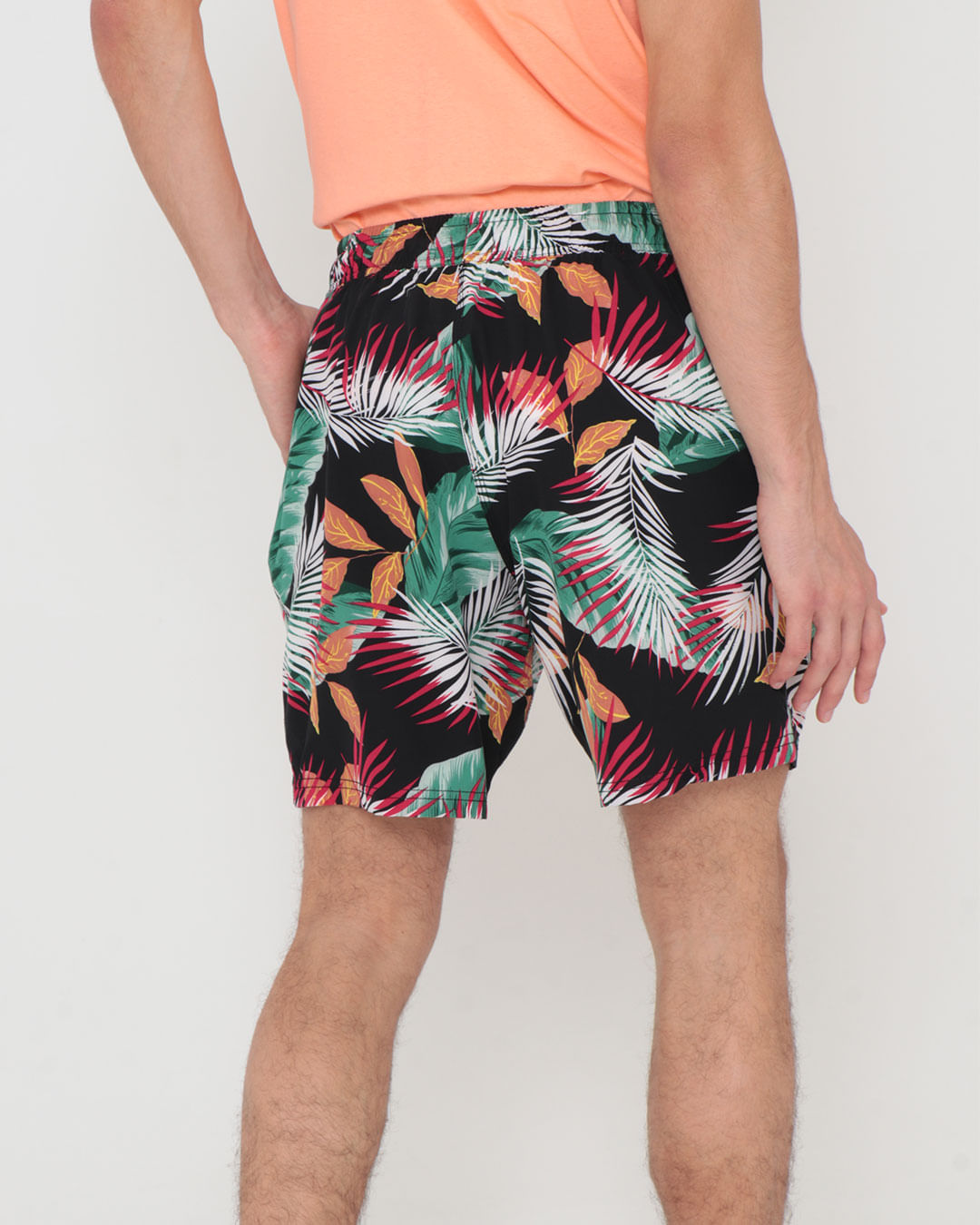Bermuda-Viscose-214134-Estampada-04-Pgg---Preto-Floral