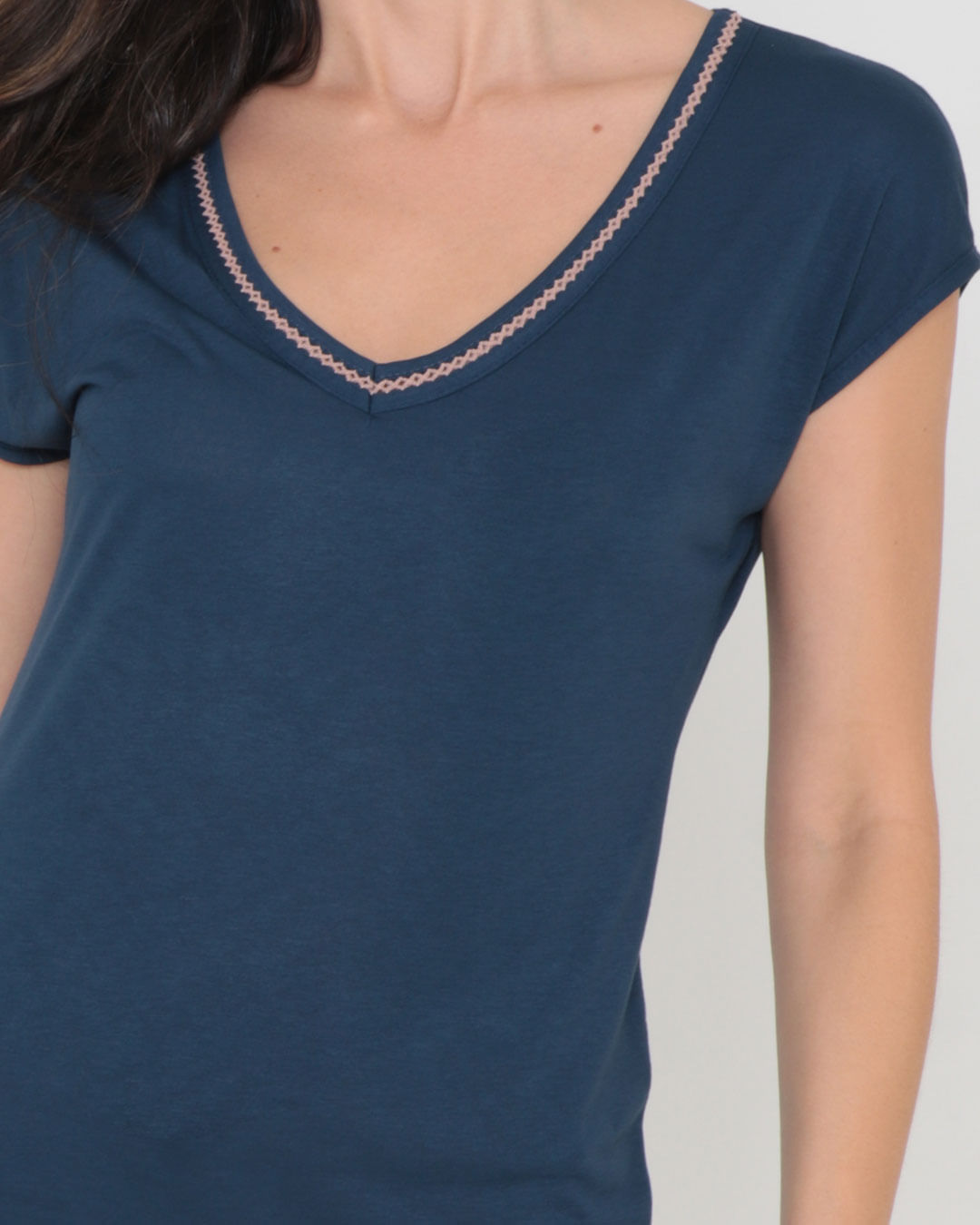 Blusa-1016265b-Decote-V-C-Bordado---Marinho