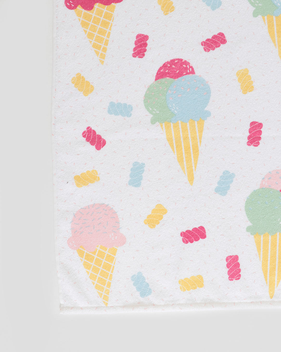 Toalha-Bh-70x130-Menina-Soft---Branco