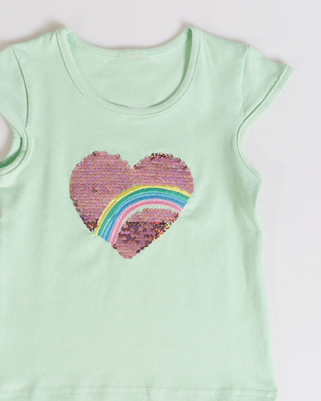 Blusa-Mc-30044-Coracao-Arco-Iris-F13---Verde-Claro