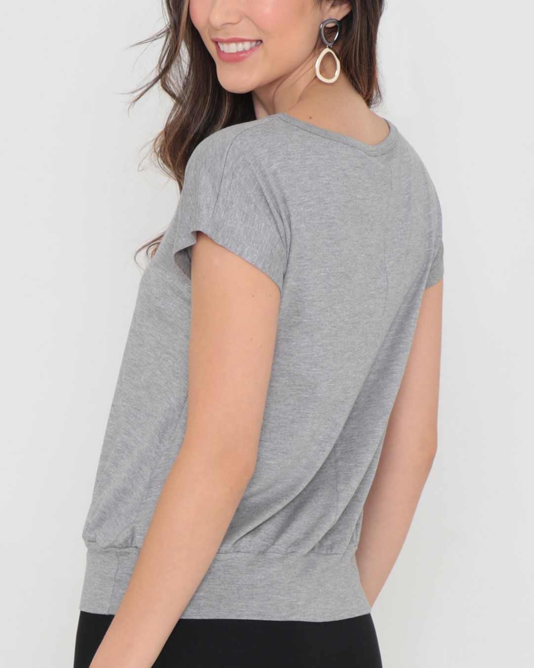 Blusa-1693-Barra-Larga--Gola-V-Mc---Cinza-Claro
