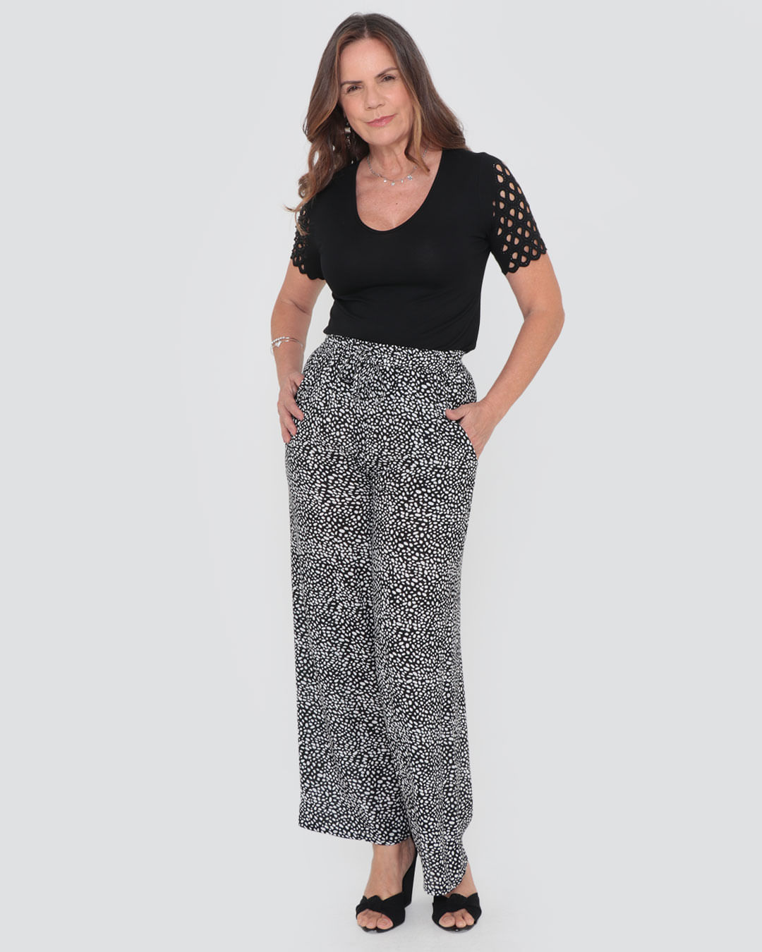 Blusa-Sv232-C-Pedraria-E-Vazado---Preto