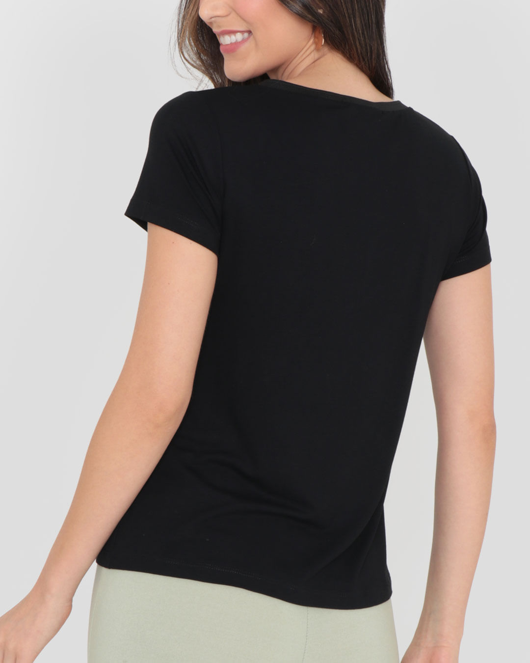 Blusa-Vt072-Gola-V-C-Retilinea-Mc---Preto