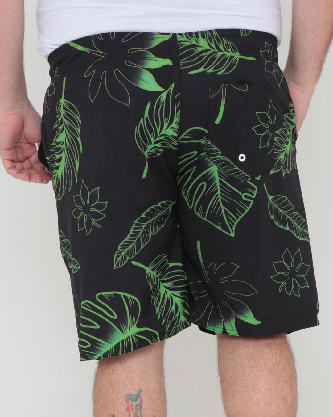 Bermuda-Elastano-897-Cos-Elas-G1g4---Preto-Floral