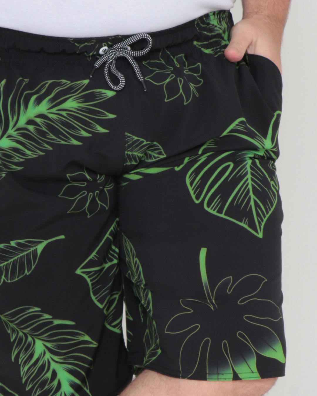 Bermuda-Elastano-897-Cos-Elas-G1g4---Preto-Floral