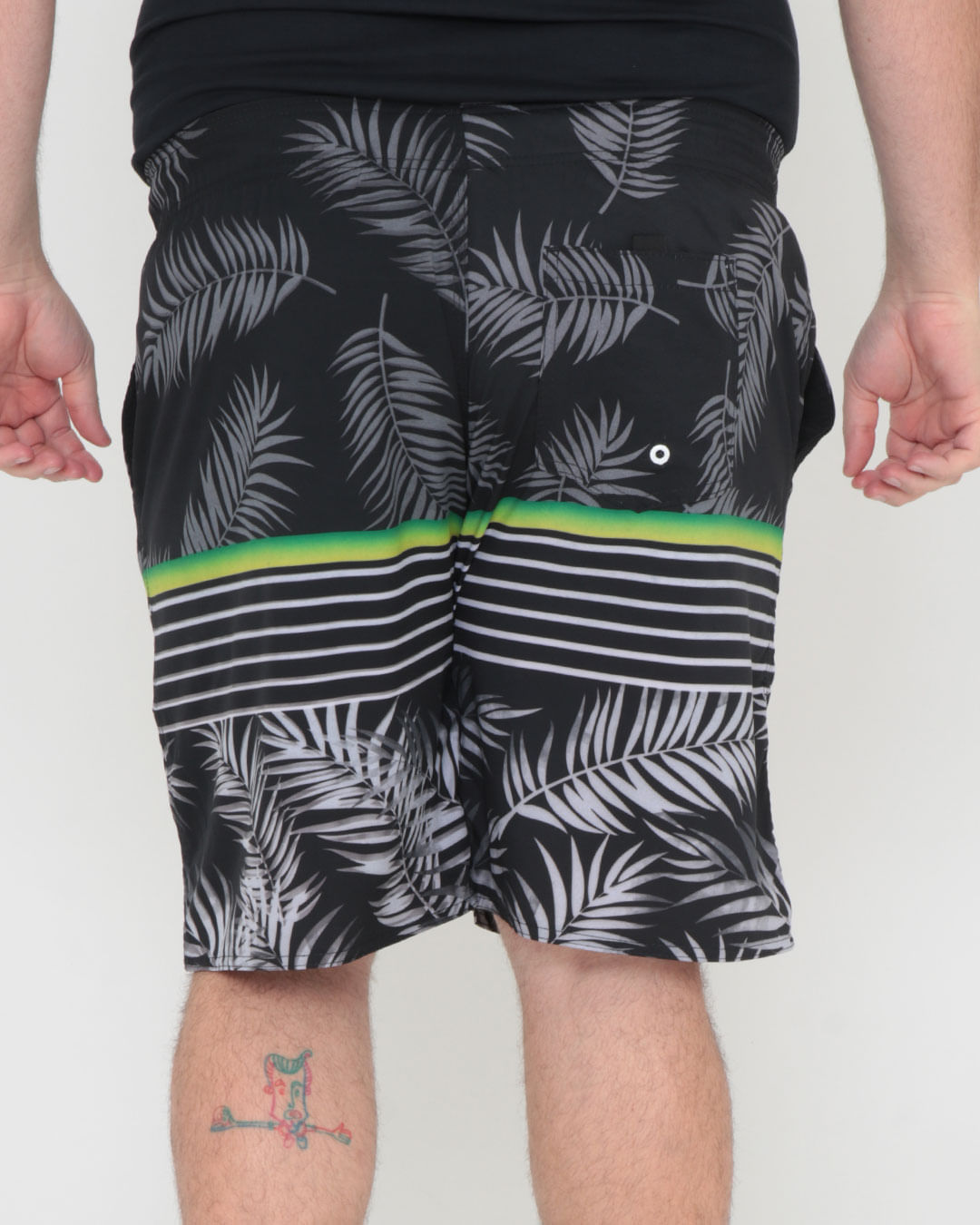 Bermuda-Elastano-967-Cos-Elas-G1g4---Preto-Floral