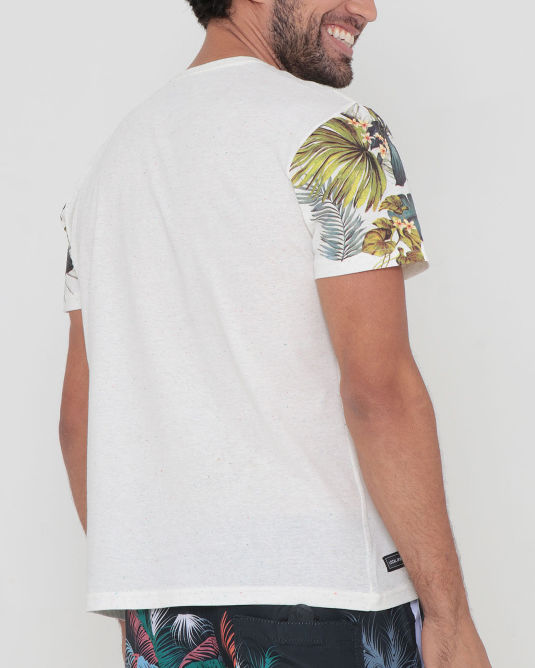 Camiseta-29-068-Botone-Estamp---Off-White