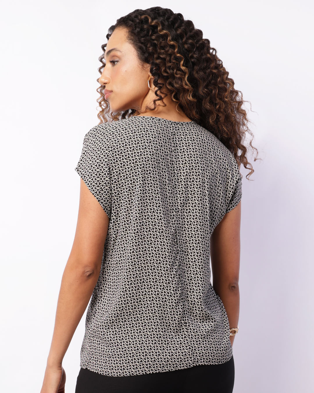 Blusa-230501-Estamp-Mc-Morcego---Preto-Geometrico