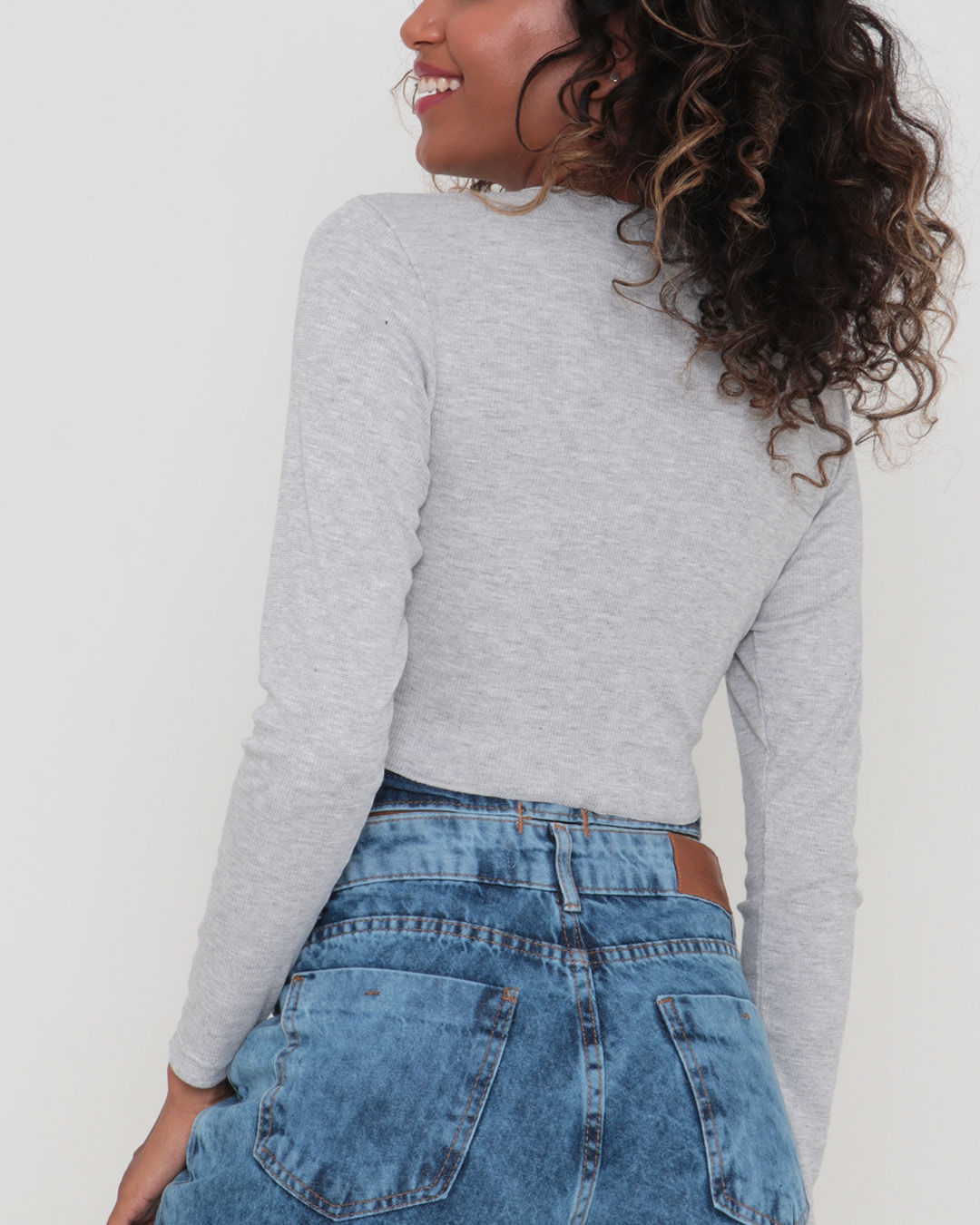 Blusa-Cropped-Rib-Det-Recorte-03071---Cinza-Claro