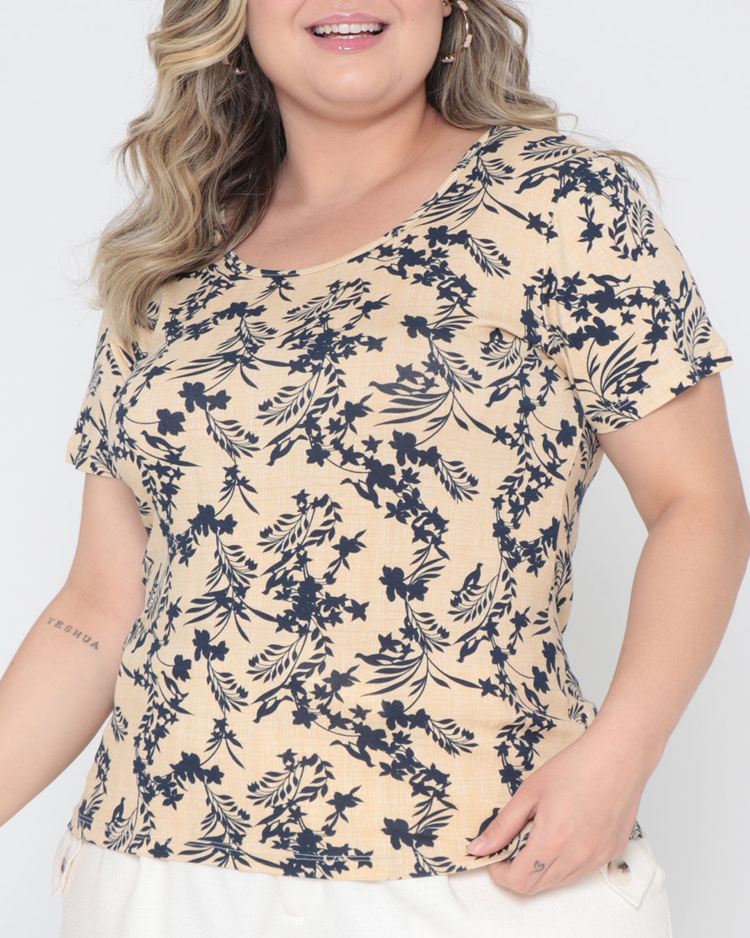 Blusa-Estampada-Fundo-Linho---Bege-Floral