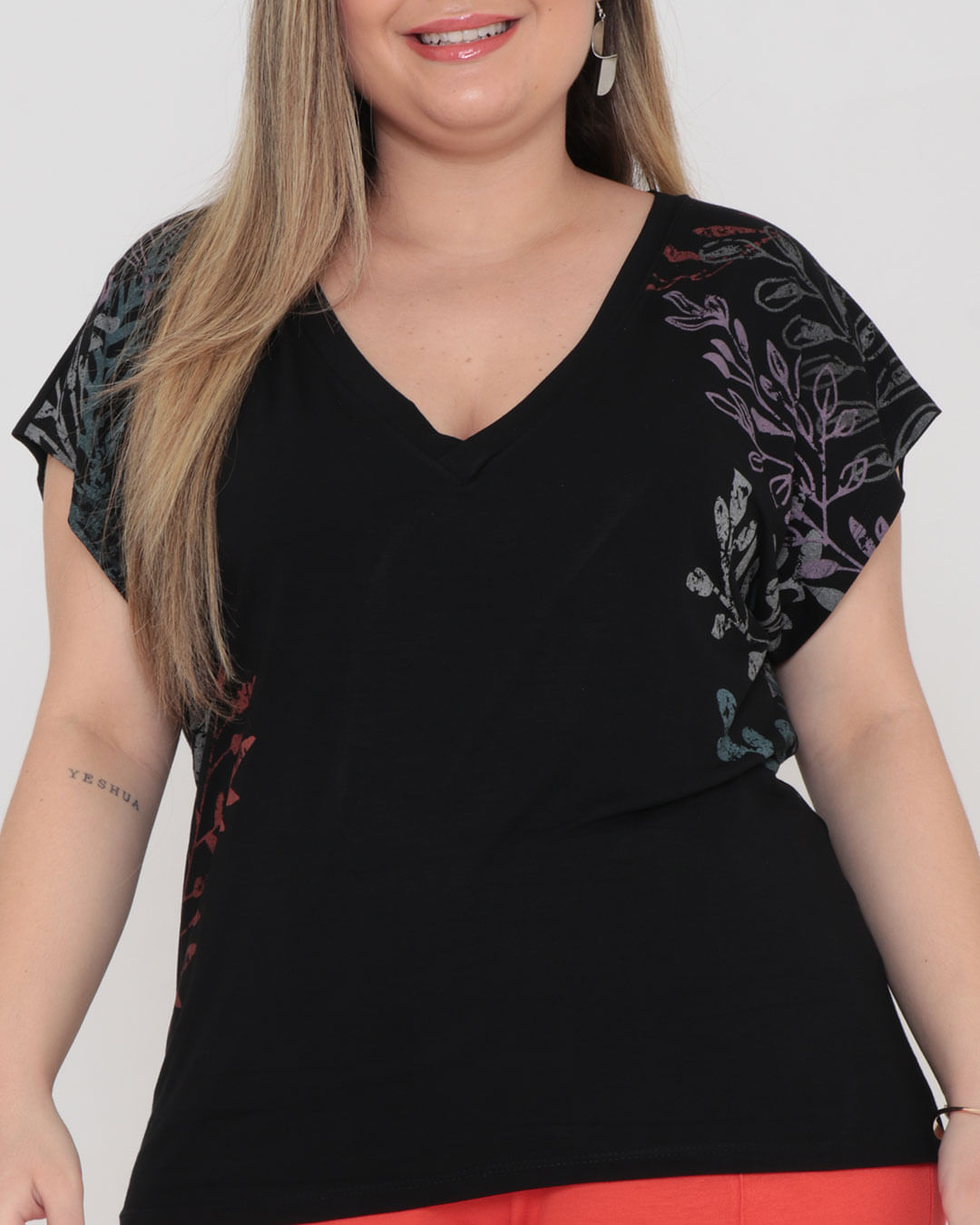 Blusa-945902t-Estampa-Decote---Preto