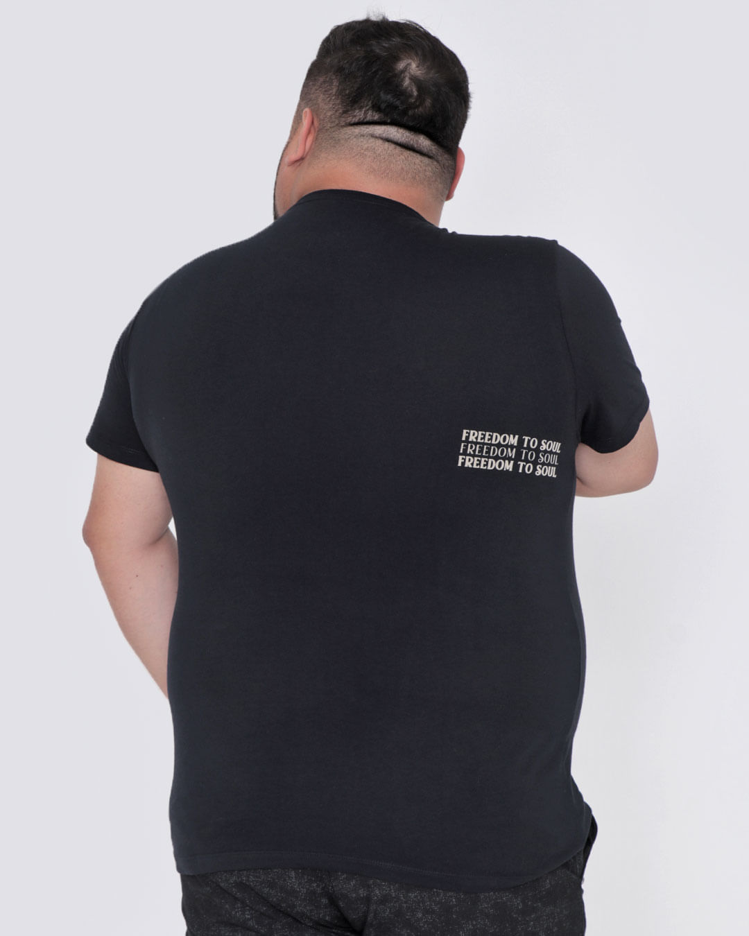 Camiseta-214217-Estampada-Plus---Preto