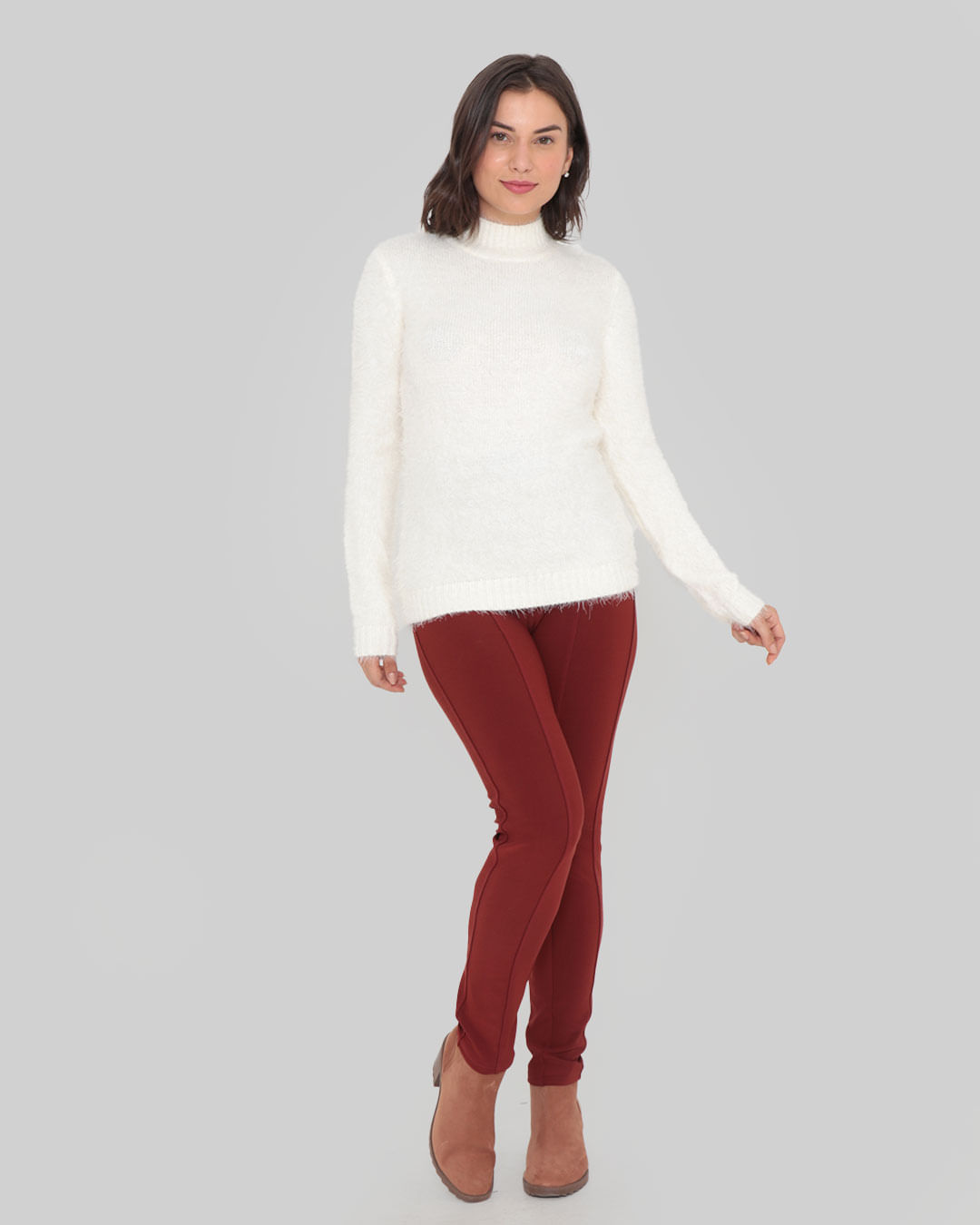 Sueter--Sgact002-S04-Cont-Fem---Off-White