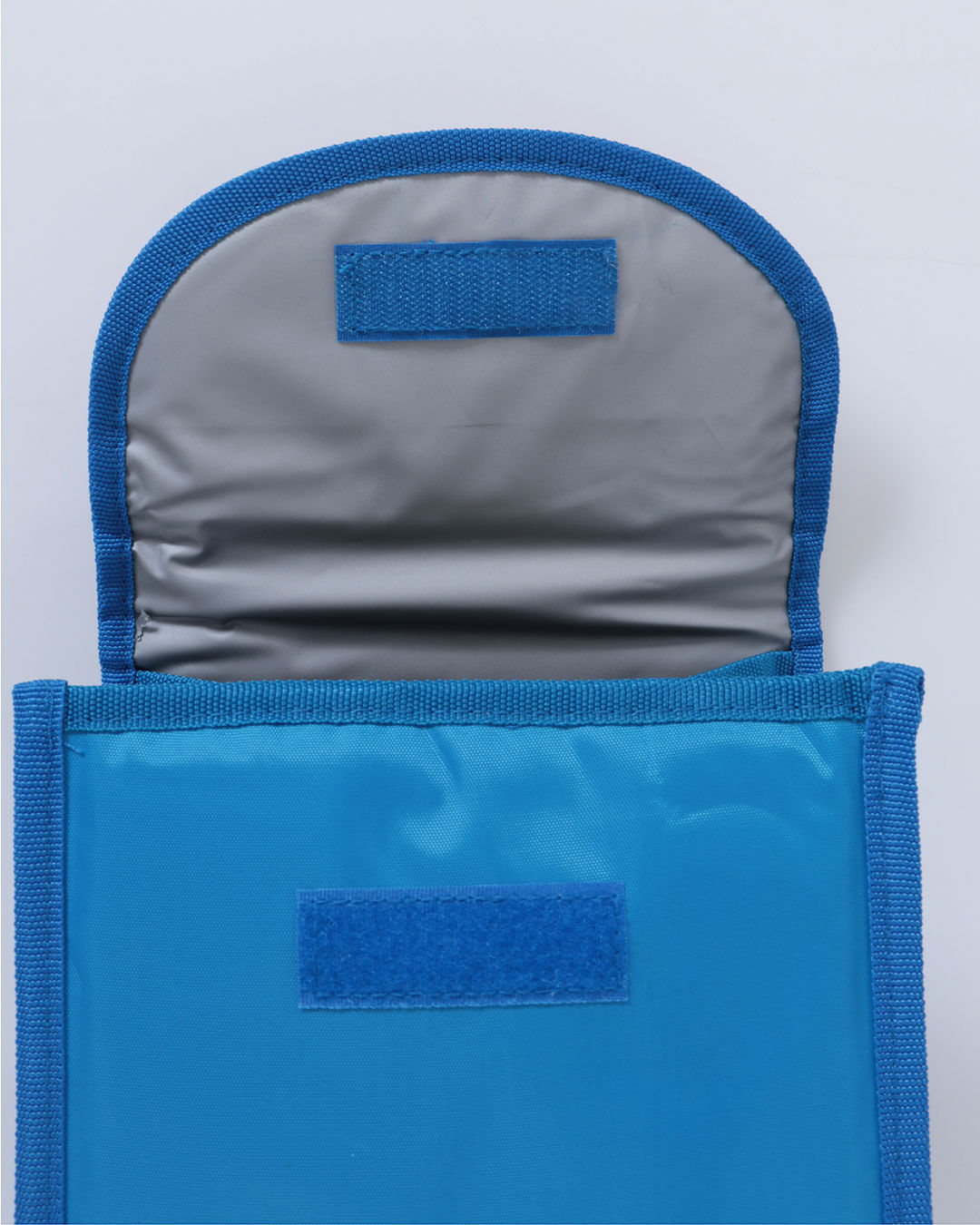 Bolsa-Termica-Flores---Azul-Claro