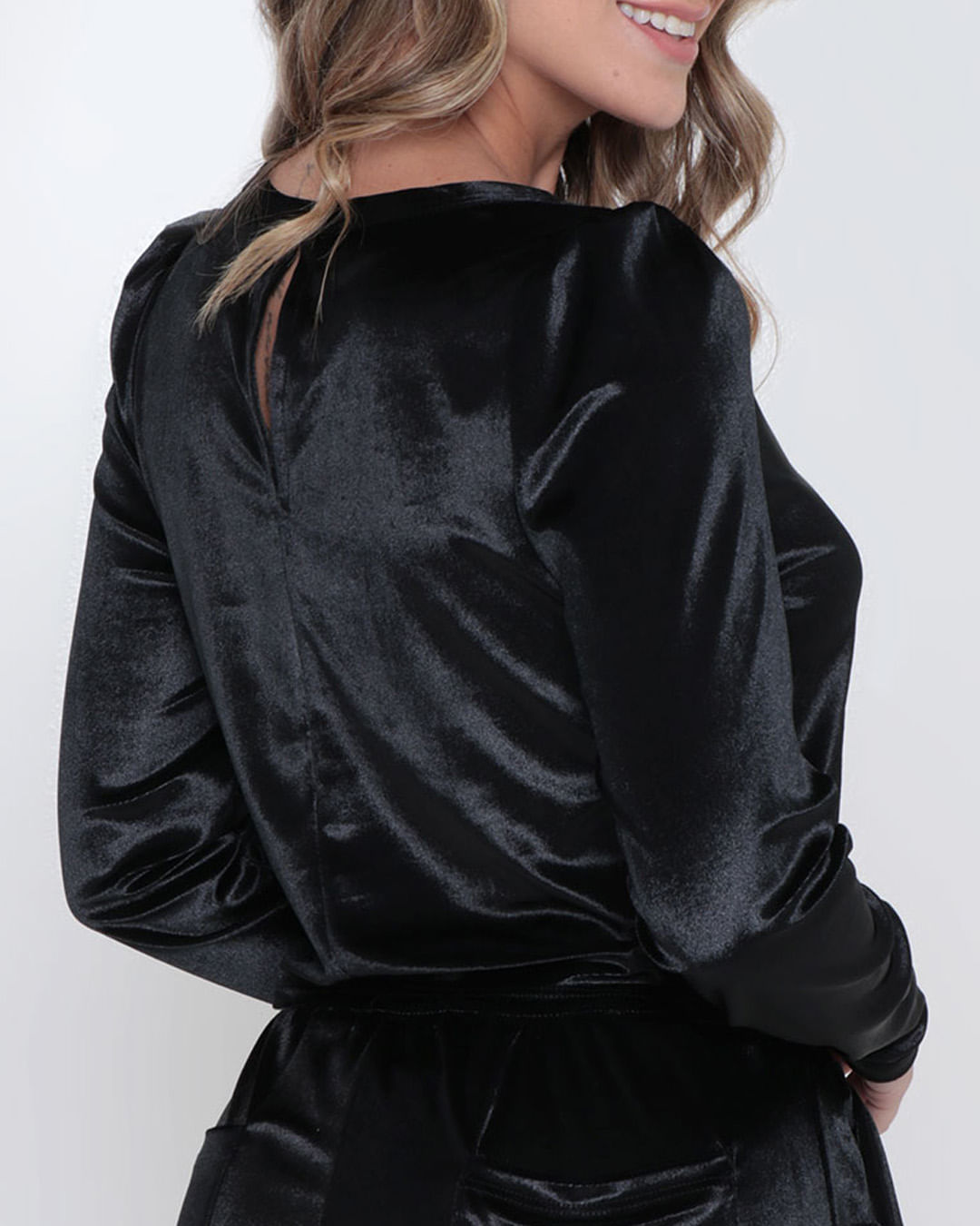 Blusa-Ml-Cropped-Det-Veludo-103308---Preto